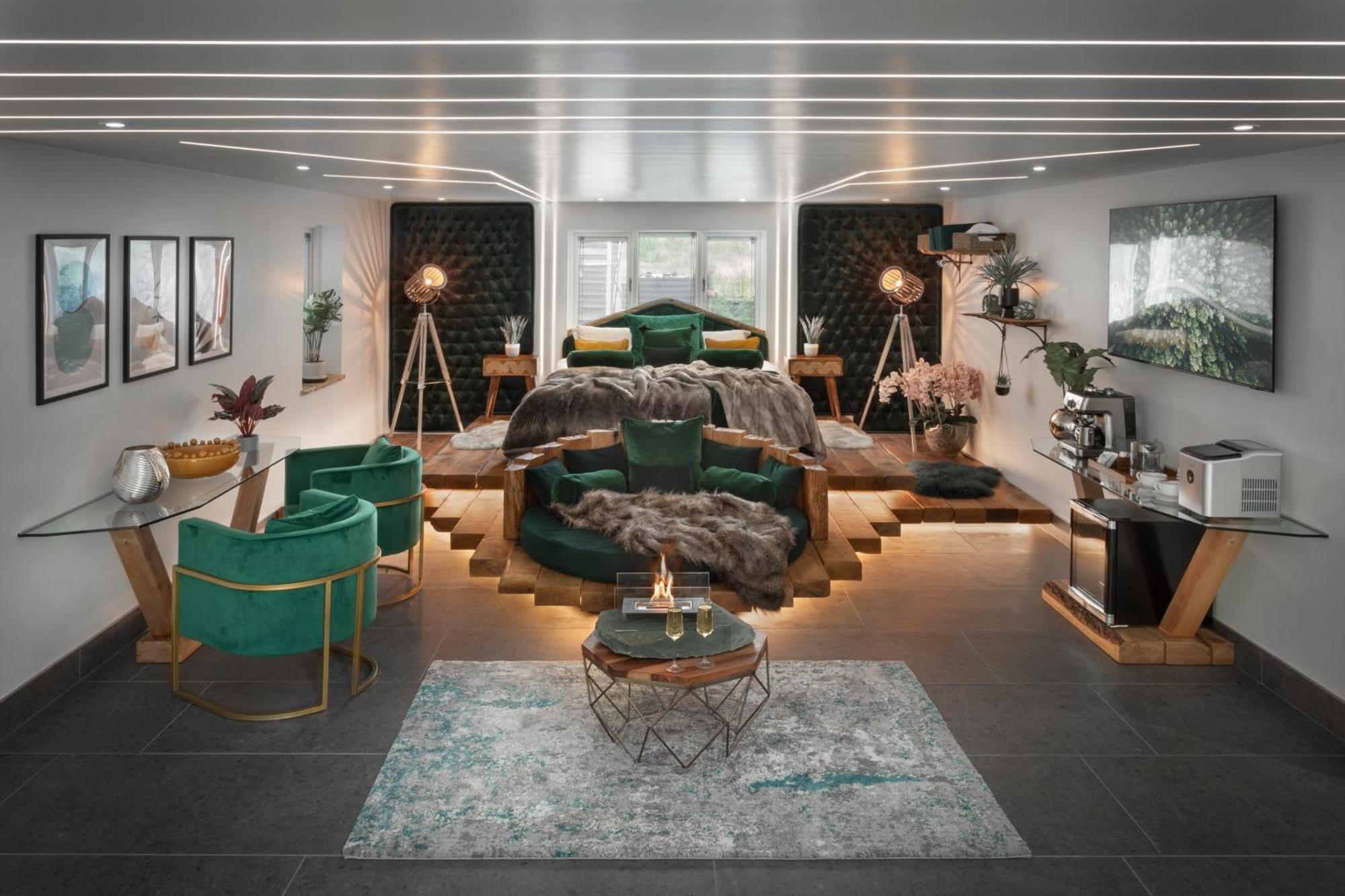 Aphrodites Group - Luxury Hot Tub Suites In Central Lake District! Bowness-on-Windermere Buitenkant foto