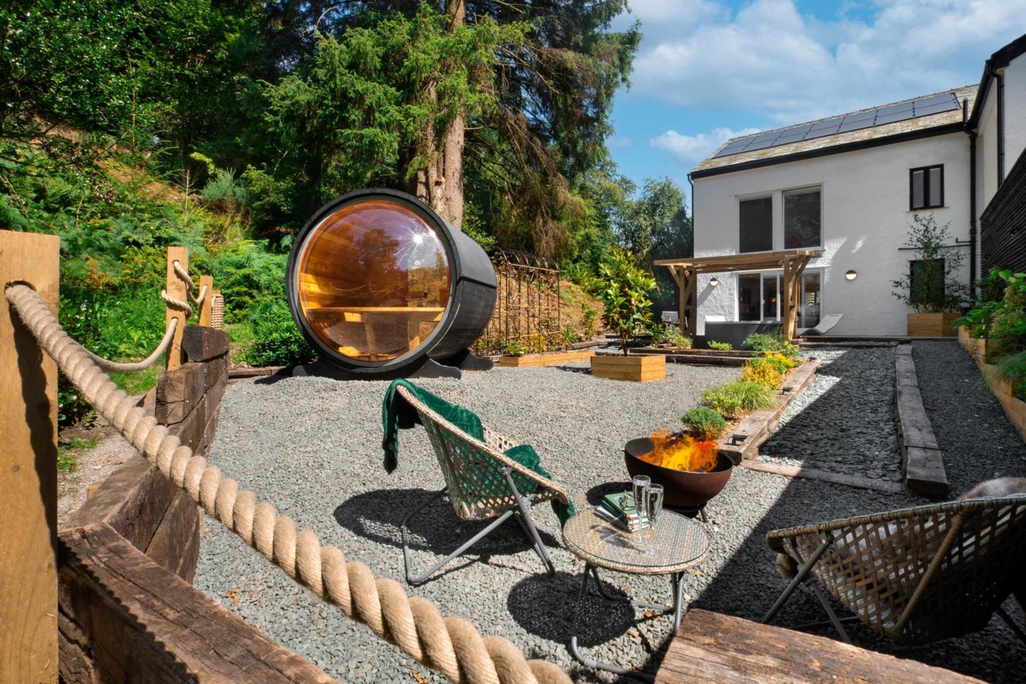 Aphrodites Group - Luxury Hot Tub Suites In Central Lake District! Bowness-on-Windermere Buitenkant foto
