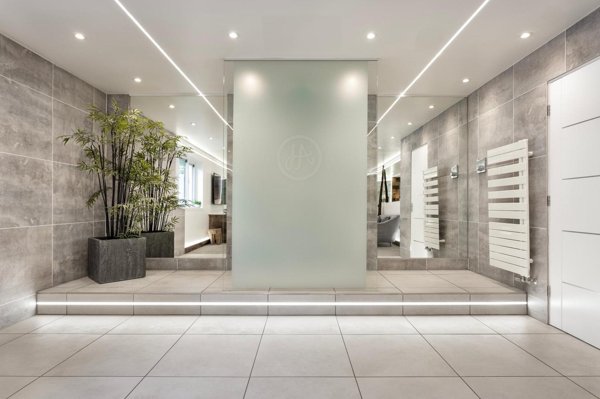 Aphrodites Group - Luxury Hot Tub Suites In Central Lake District! Bowness-on-Windermere Buitenkant foto