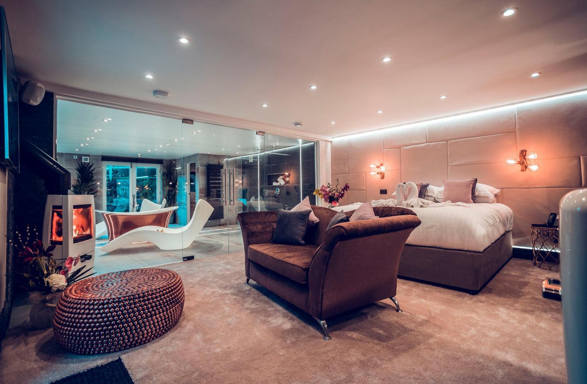 Aphrodites Group - Luxury Hot Tub Suites In Central Lake District! Bowness-on-Windermere Buitenkant foto