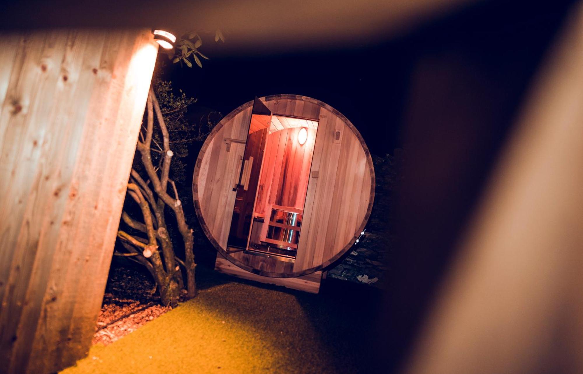 Aphrodites Group - Luxury Hot Tub Suites In Central Lake District! Bowness-on-Windermere Buitenkant foto