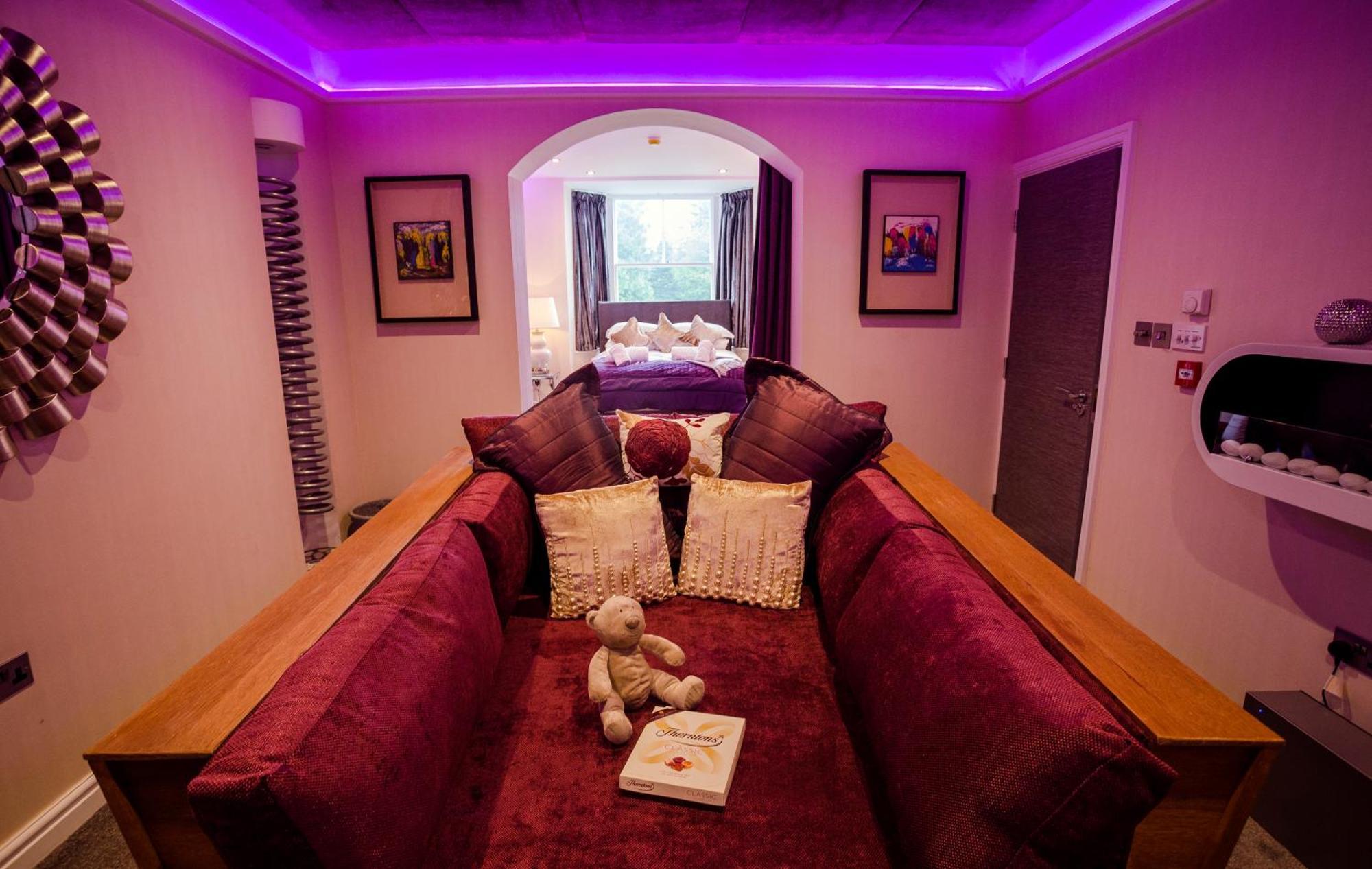 Aphrodites Group - Luxury Hot Tub Suites In Central Lake District! Bowness-on-Windermere Buitenkant foto