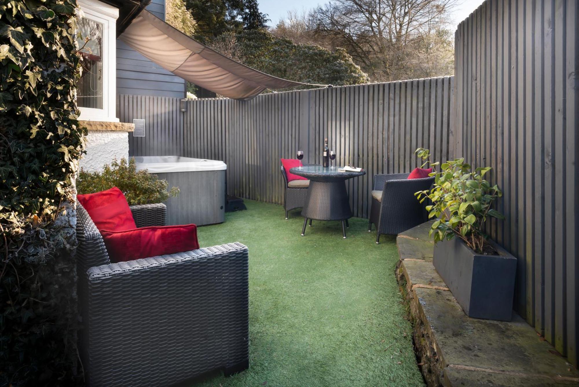 Aphrodites Group - Luxury Hot Tub Suites In Central Lake District! Bowness-on-Windermere Buitenkant foto