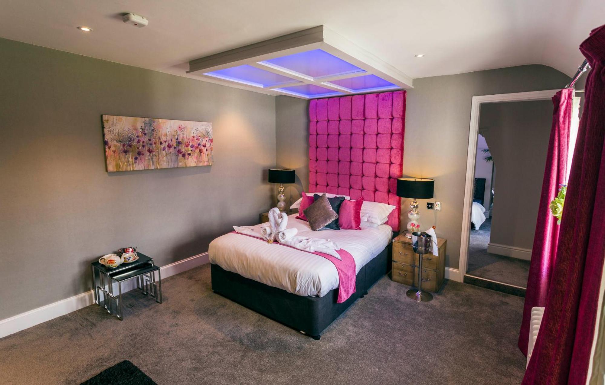 Aphrodites Group - Luxury Hot Tub Suites In Central Lake District! Bowness-on-Windermere Buitenkant foto