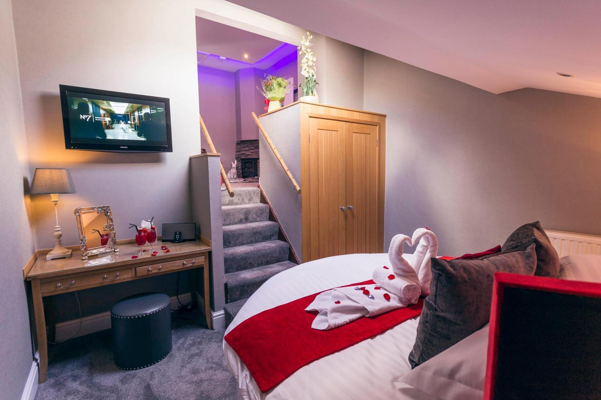 Aphrodites Group - Luxury Hot Tub Suites In Central Lake District! Bowness-on-Windermere Buitenkant foto